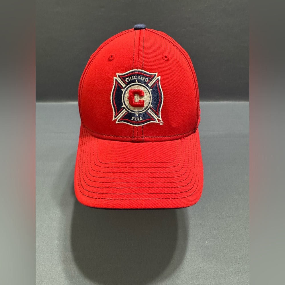 Chicago fire red adidas fitted L/XL Y2K